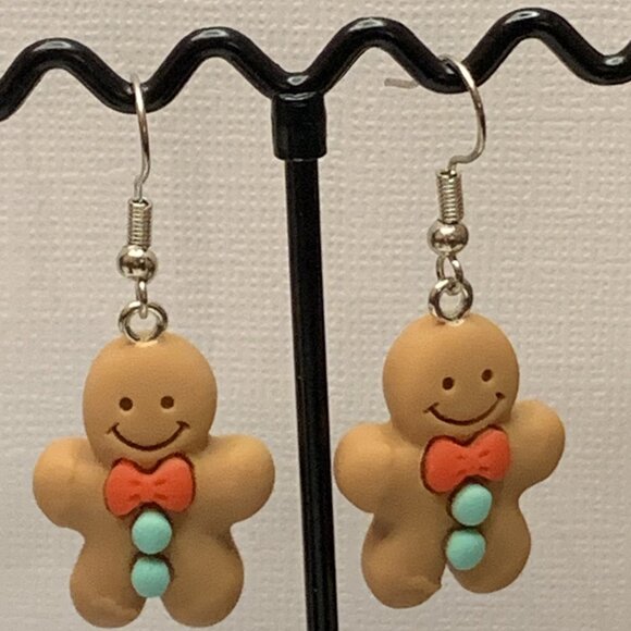 Gingerbread Man Earring, Christmas Earring, Holiday Earring, Funny Food Earring - Picture 4 of 5